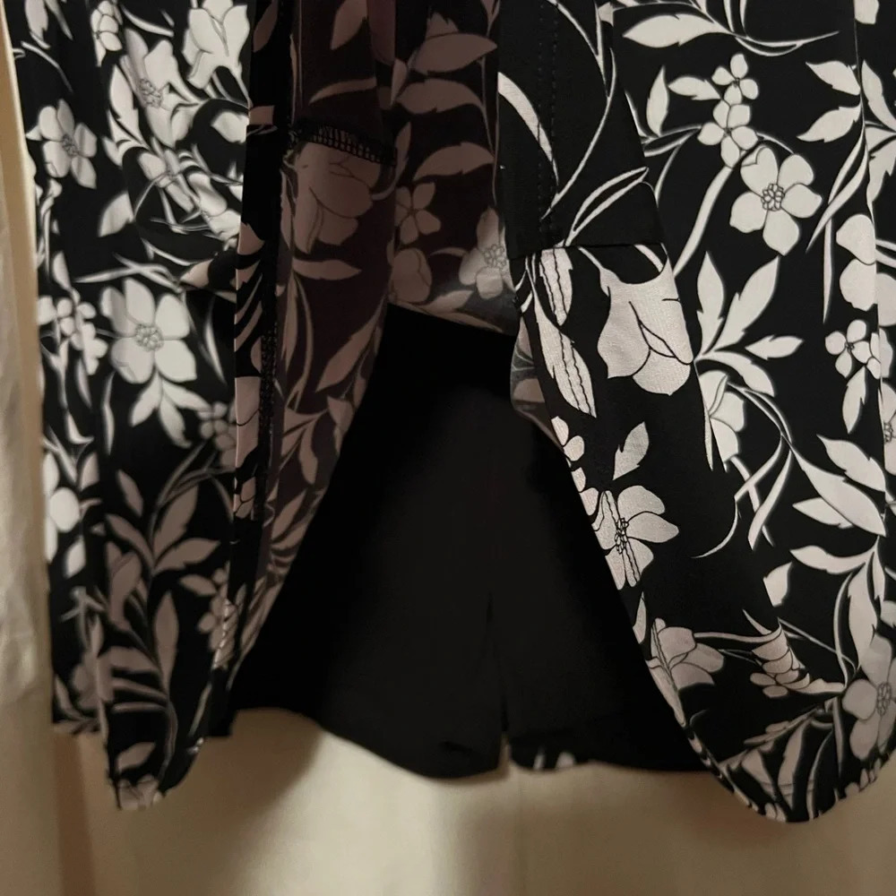 Susan Graver Women's XL Skort‎ Floral Black & White. Super stretchy! Tennis Golf - Picture 3 of 6